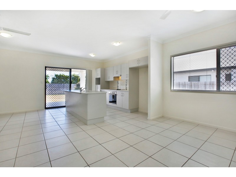 4 Black Apple Avenue, Mount Low QLD 4818