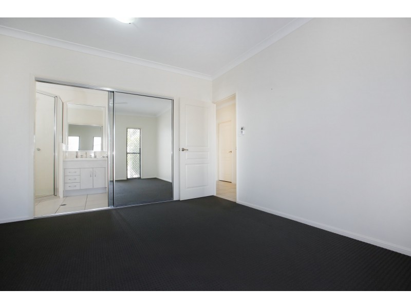 4 Black Apple Avenue, Mount Low QLD 4818