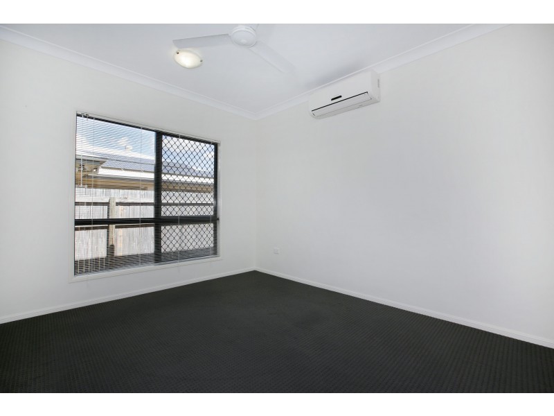 4 Black Apple Avenue, Mount Low QLD 4818