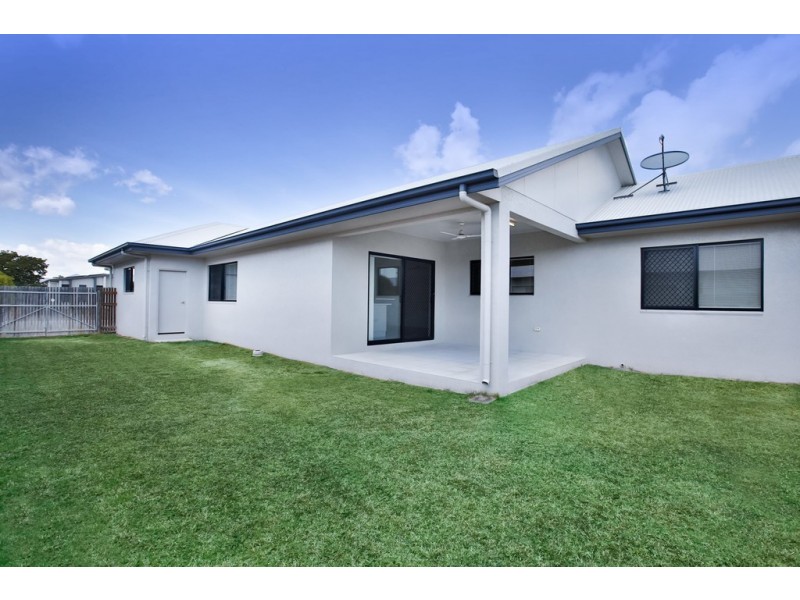 4 Black Apple Avenue, Mount Low QLD 4818