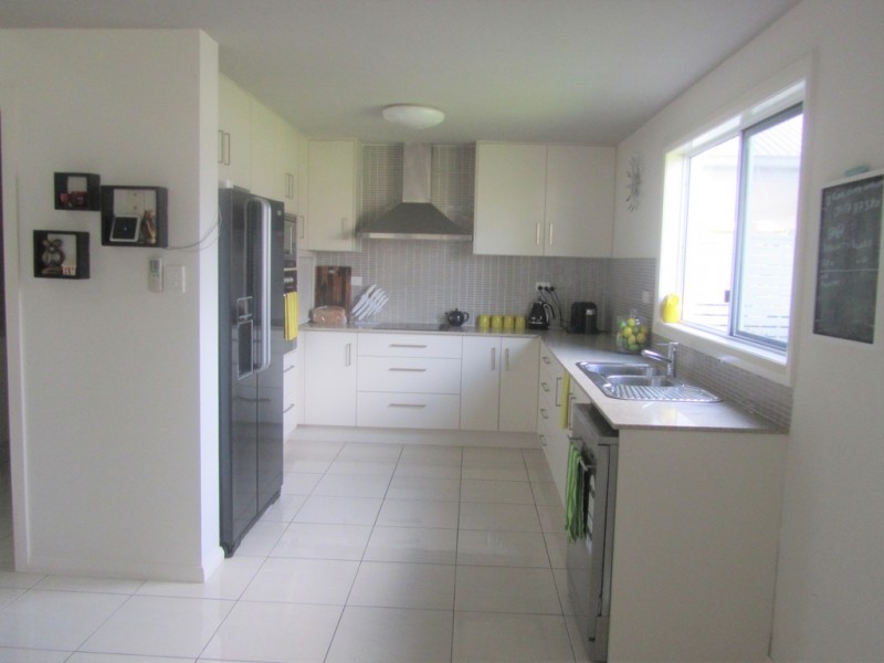 2/19 Margarita Court, Bushland Beach QLD 4818