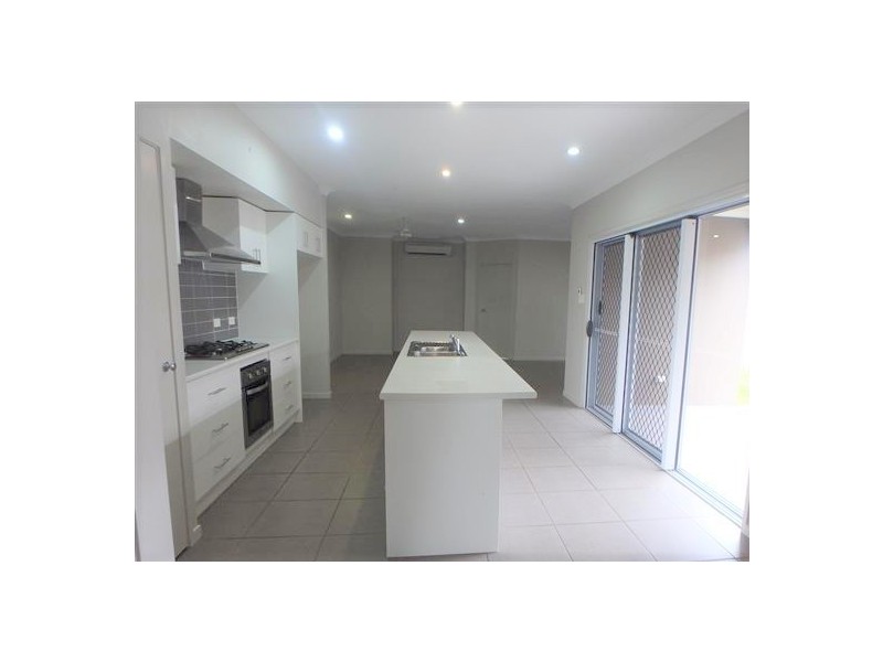 14 Batiki Circuit, Burdell QLD 4818