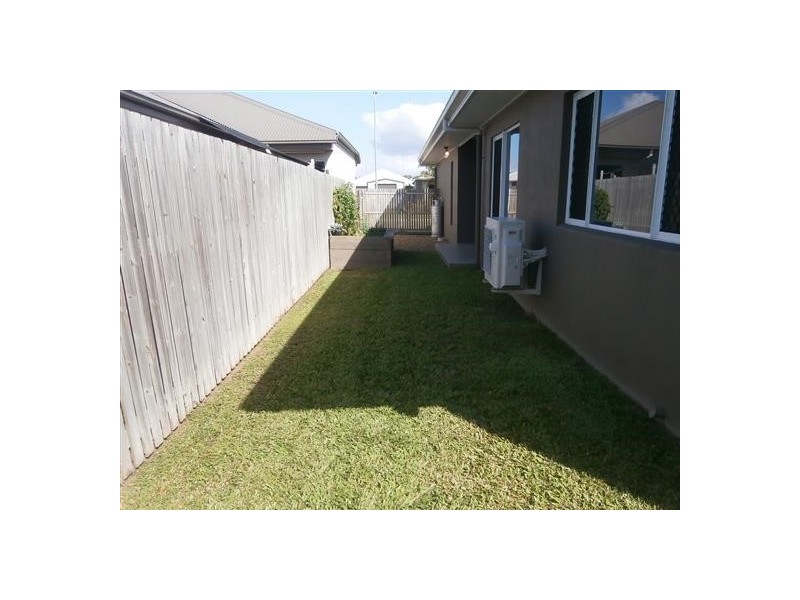 14 Batiki Circuit, Burdell QLD 4818