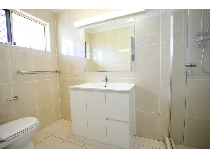 4 Spruce Street, Kirwan QLD 4817