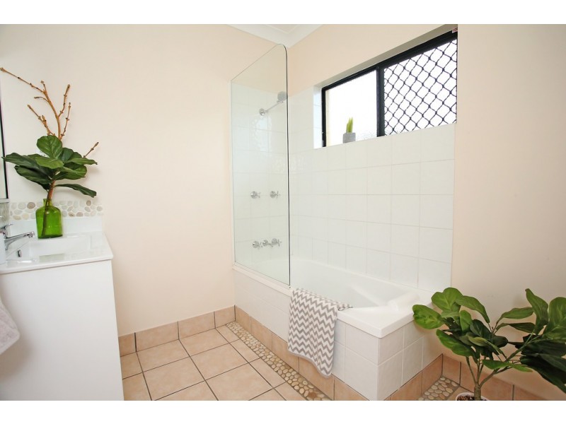 2A Vivian Street, Pimlico QLD 4812
