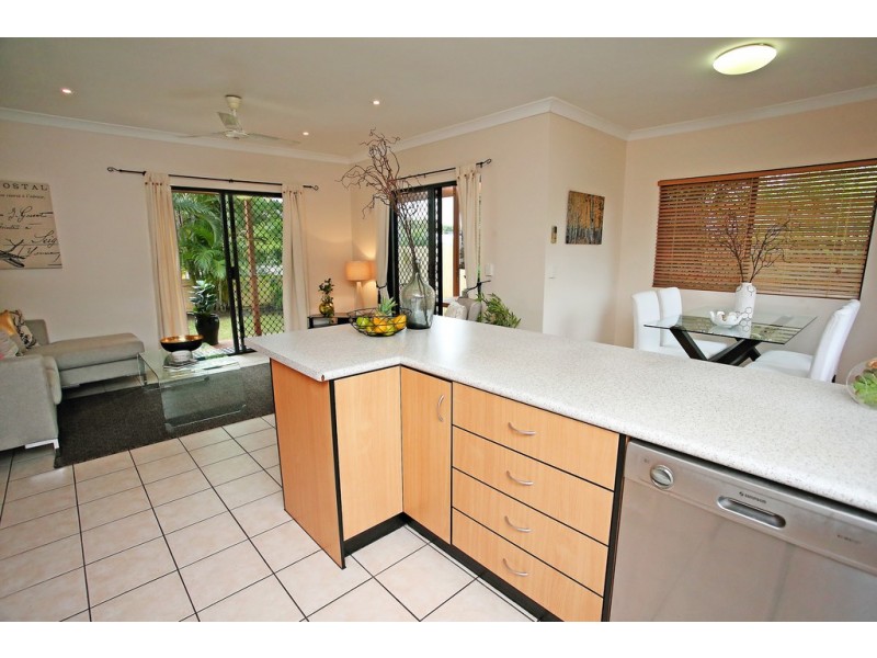 2A Vivian Street, Pimlico QLD 4812