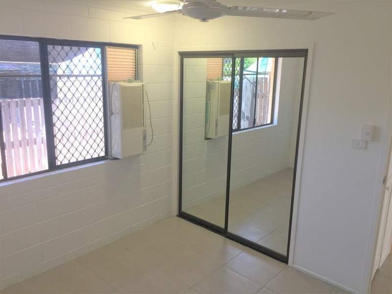 2/132 Queens Road, Hermit Park QLD 4812