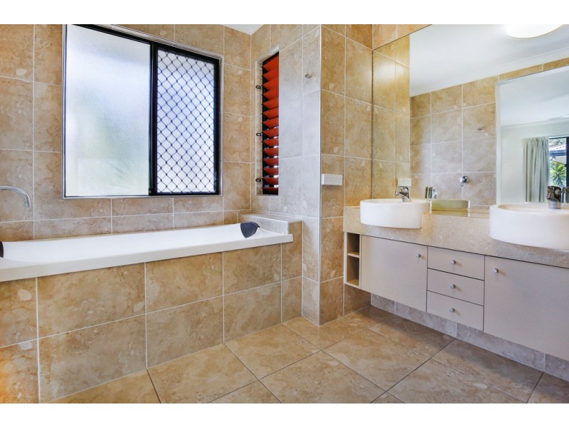 20 Fitzallan Street, Bushland Beach QLD 4818