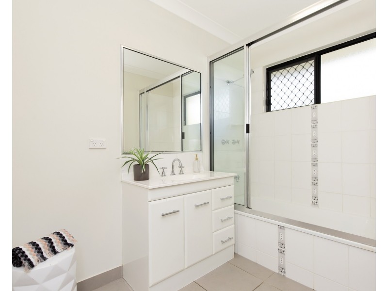 1 Meridian Court, Burdell QLD 4818