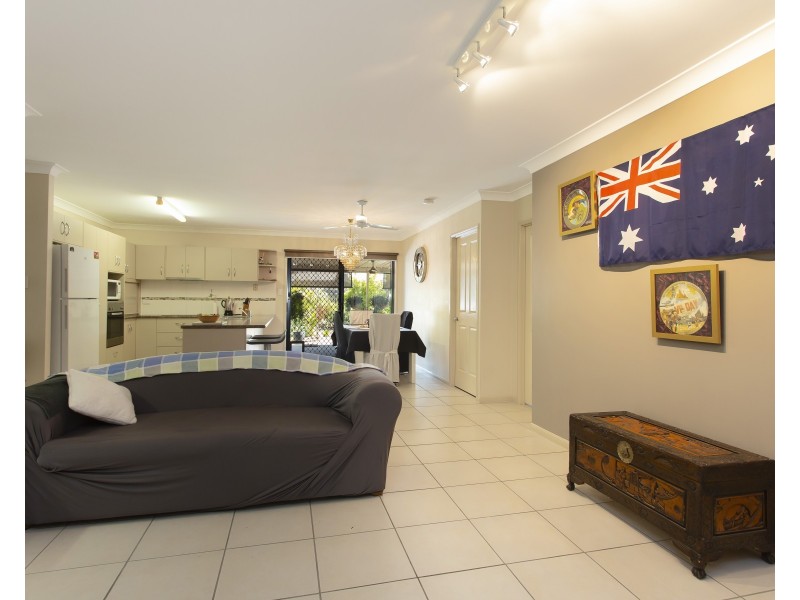 26 Eshelby Street, Bushland Beach QLD 4818