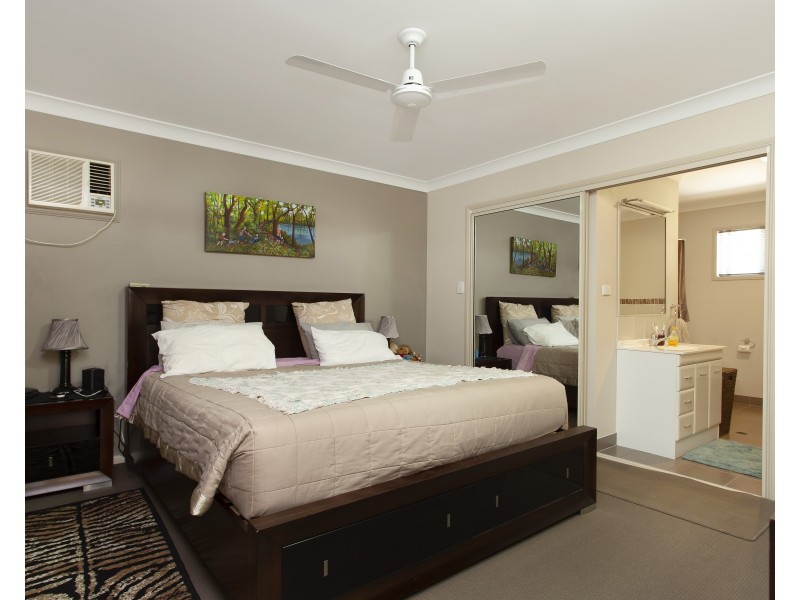 26 Eshelby Street, Bushland Beach QLD 4818