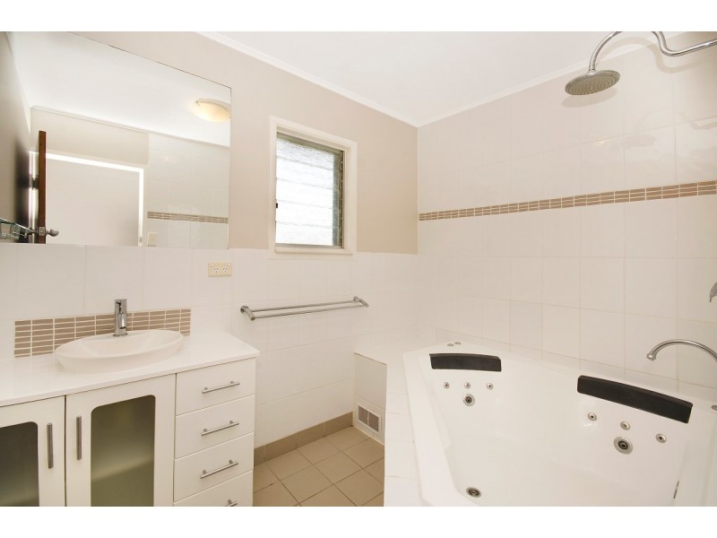 20 Nowland Avenue, Cranbrook QLD 4814