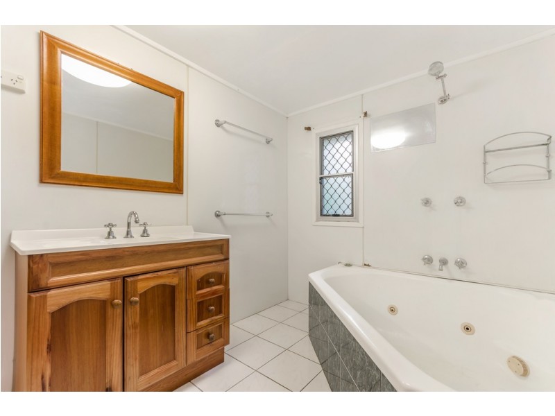 214 Bayswater Road, Currajong QLD 4812