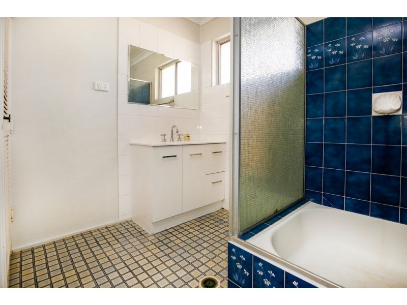 28 Whitsunday Drive, Kirwan QLD 4817