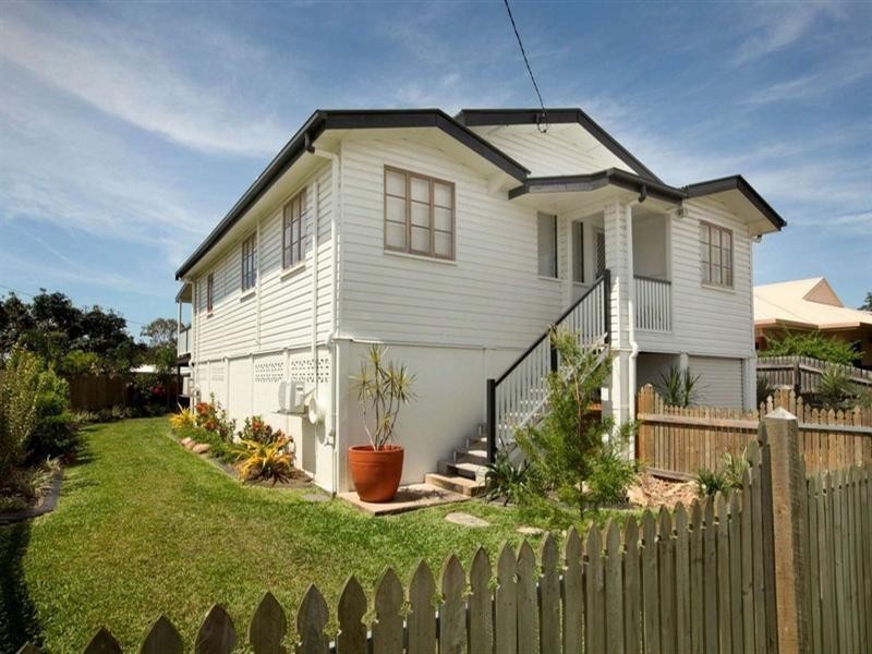 2 Spring street, Hermit Park QLD 4812