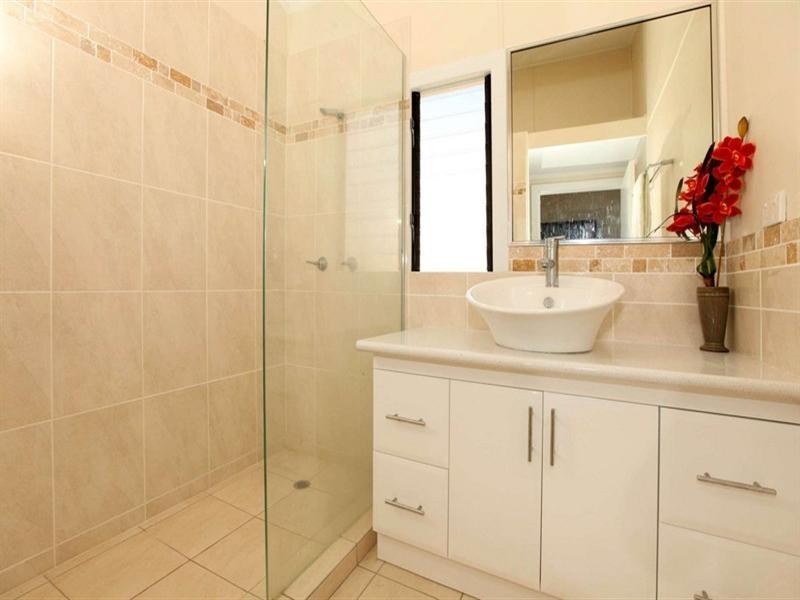 2 Spring street, Hermit Park QLD 4812