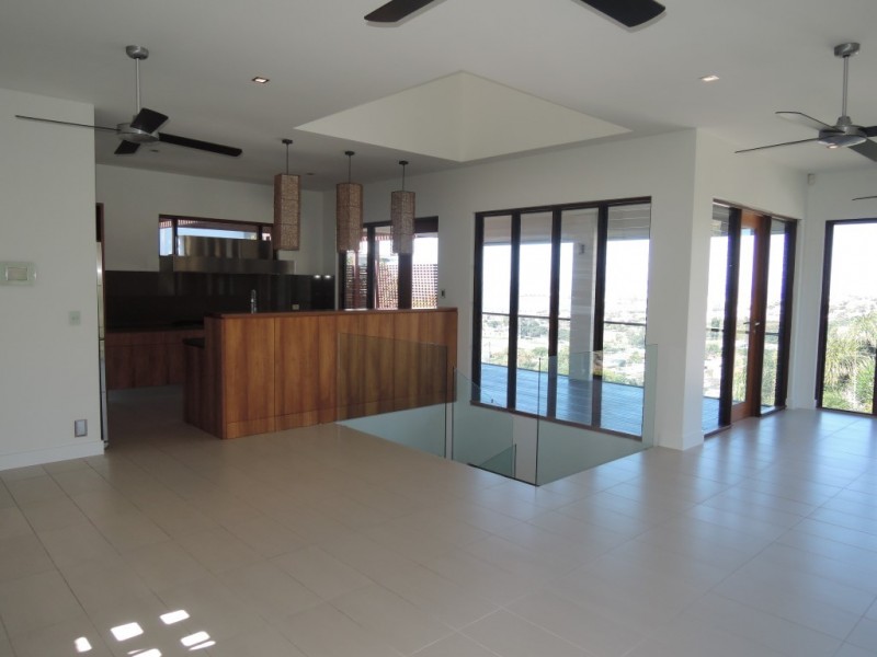 7A Glamis Court, Castle Hill QLD 4810