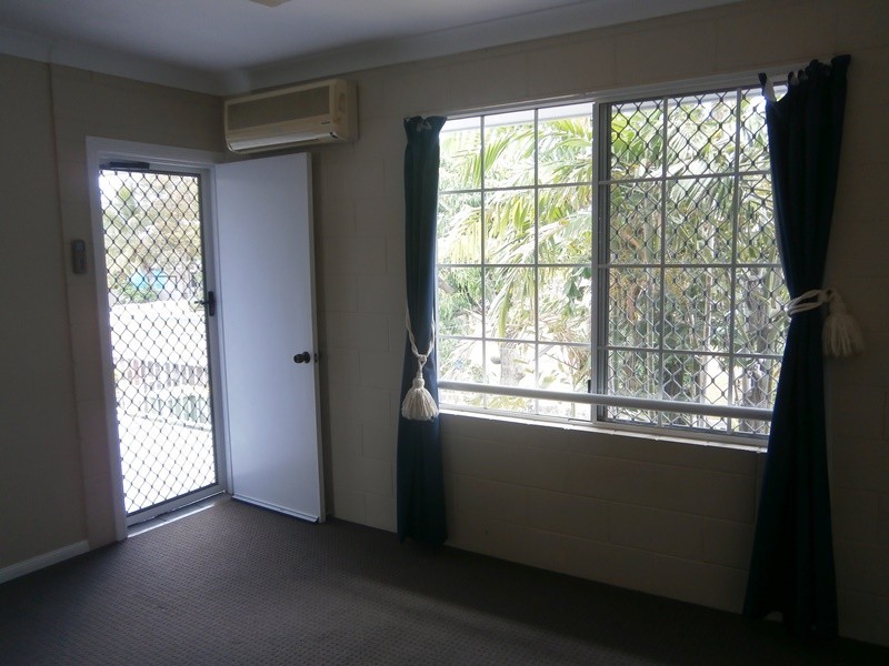 2/38 Park Street, Pimlico QLD 4812