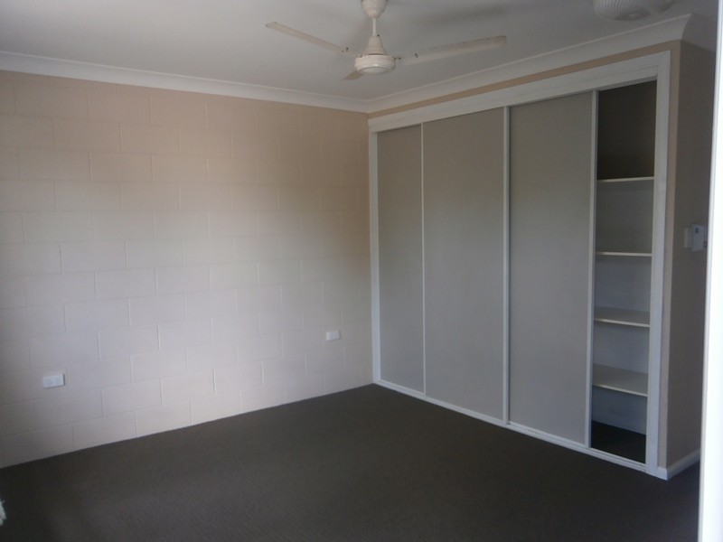 2/38 Park Street, Pimlico QLD 4812