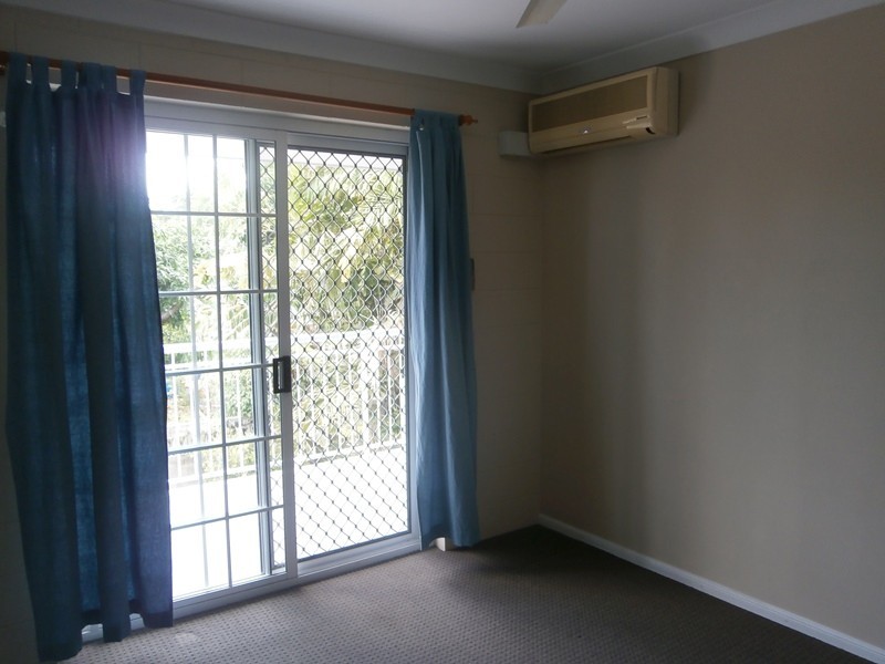 2/38 Park Street, Pimlico QLD 4812