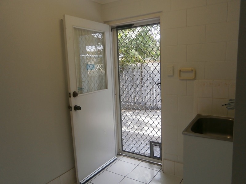 2/38 Park Street, Pimlico QLD 4812