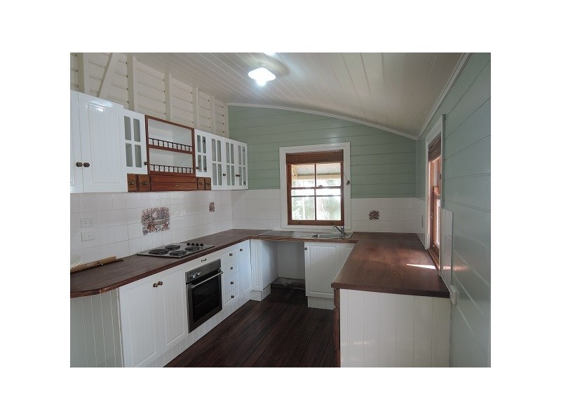 23 Clarendon Street, Hyde Park QLD 4812