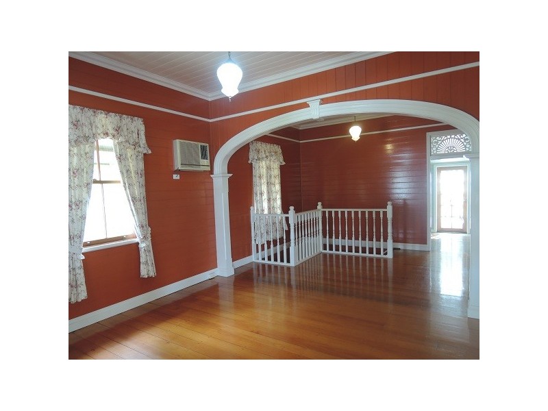 23 Clarendon Street, Hyde Park QLD 4812