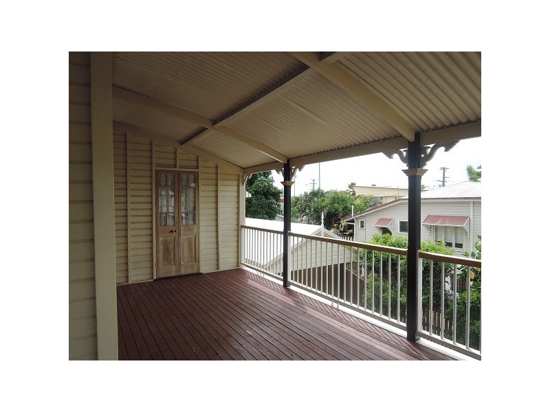 23 Clarendon Street, Hyde Park QLD 4812