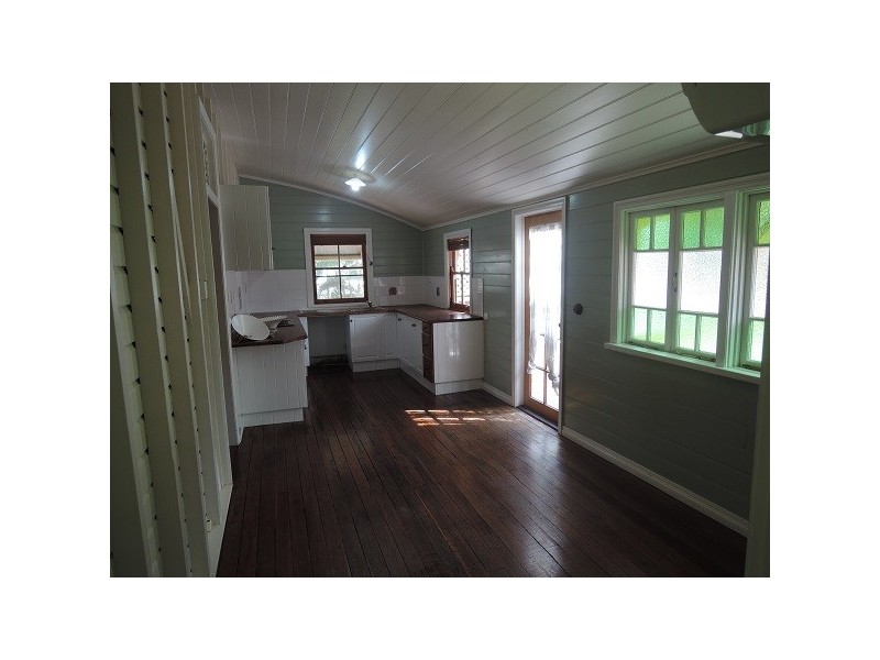 23 Clarendon Street, Hyde Park QLD 4812