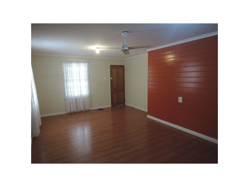 23 Clarendon Street, Hyde Park QLD 4812