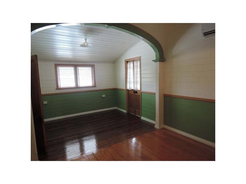 23 Clarendon Street, Hyde Park QLD 4812