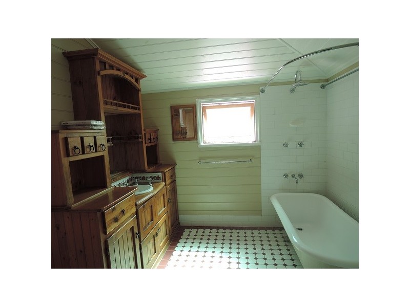 23 Clarendon Street, Hyde Park QLD 4812