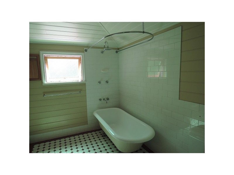 23 Clarendon Street, Hyde Park QLD 4812