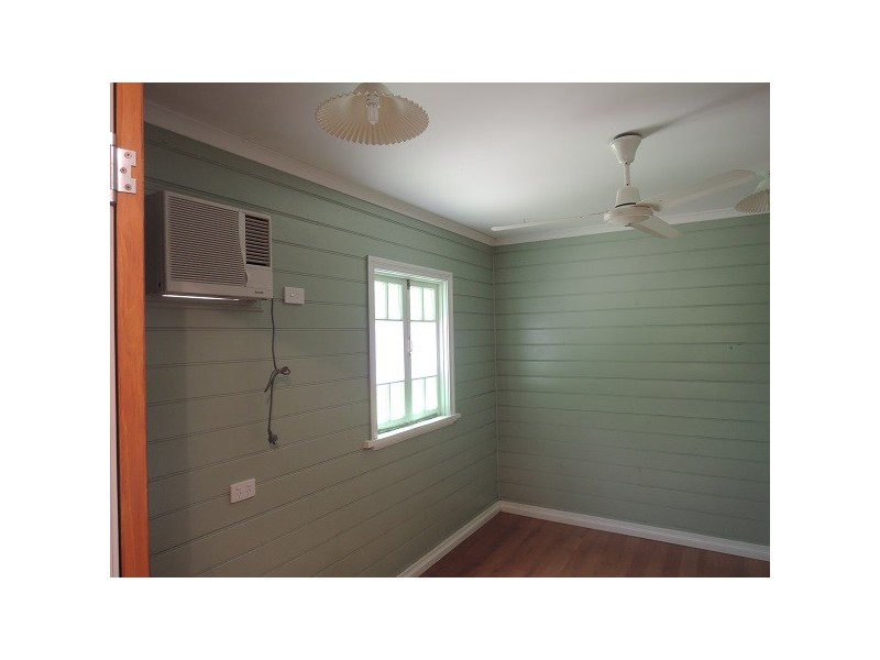 23 Clarendon Street, Hyde Park QLD 4812