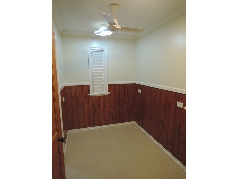 23 Clarendon Street, Hyde Park QLD 4812