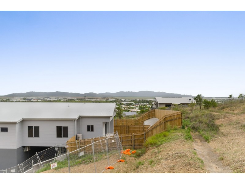 9 Alpine Court, Mount Louisa QLD 4814