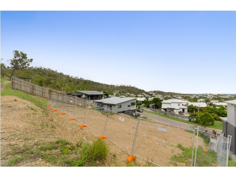 9 Alpine Court, Mount Louisa QLD 4814