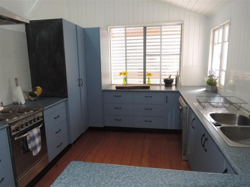 14 Carmody Street, Hermit Park QLD 4812