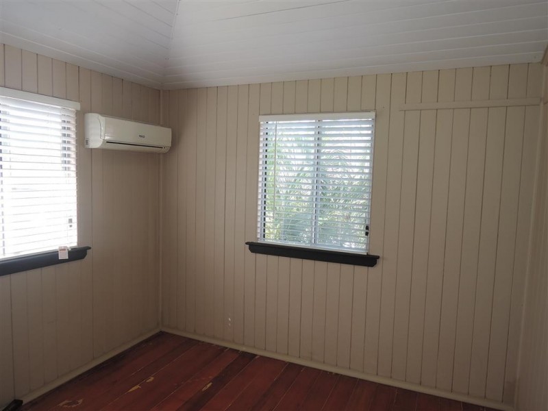 14 Carmody Street, Hermit Park QLD 4812