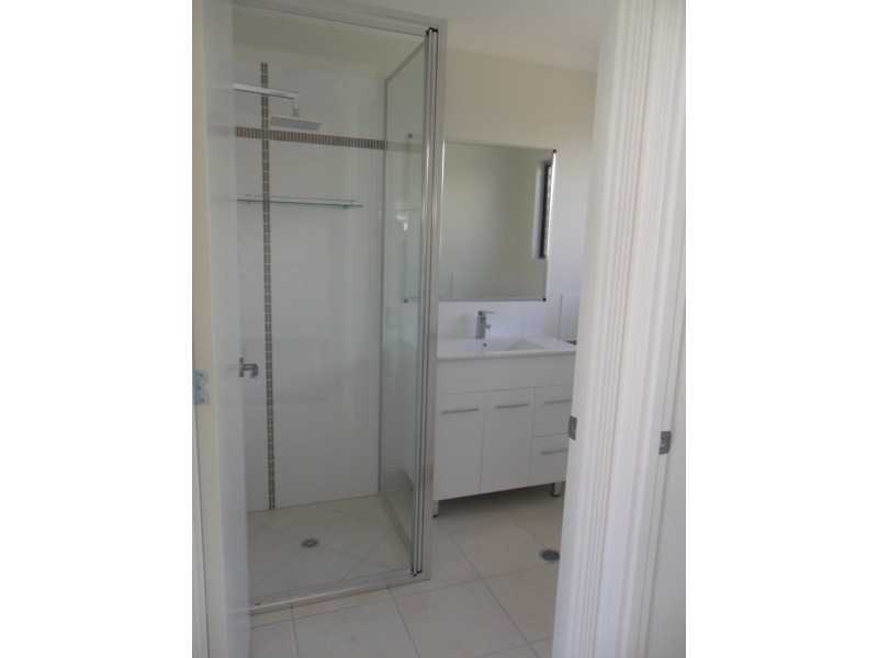 9 Roosevelt Loop, Mount Louisa QLD 4814