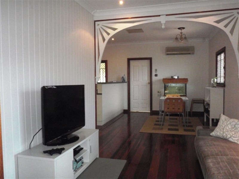 10 Carmody Street, Hermit Park QLD 4812