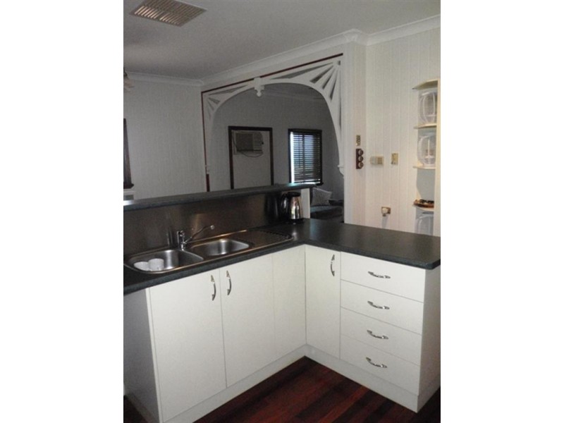 10 Carmody Street, Hermit Park QLD 4812