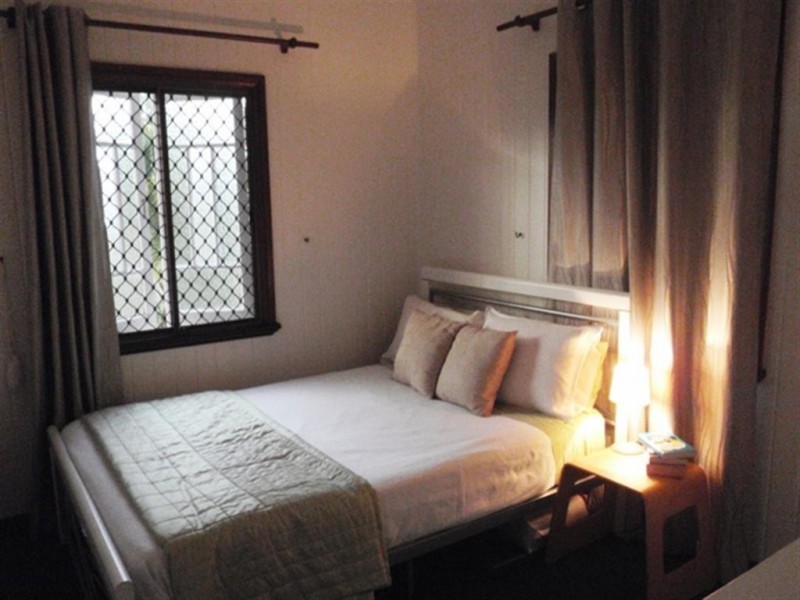 10 Carmody Street, Hermit Park QLD 4812