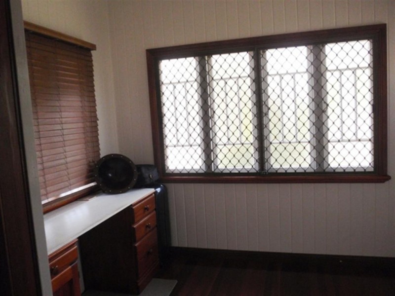 10 Carmody Street, Hermit Park QLD 4812