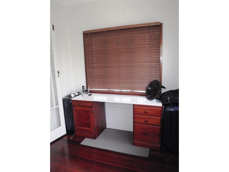 10 Carmody Street, Hermit Park QLD 4812