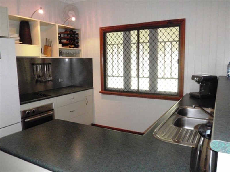 10 Carmody Street, Hermit Park QLD 4812