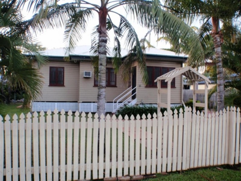 10 Carmody Street, Hermit Park QLD 4812