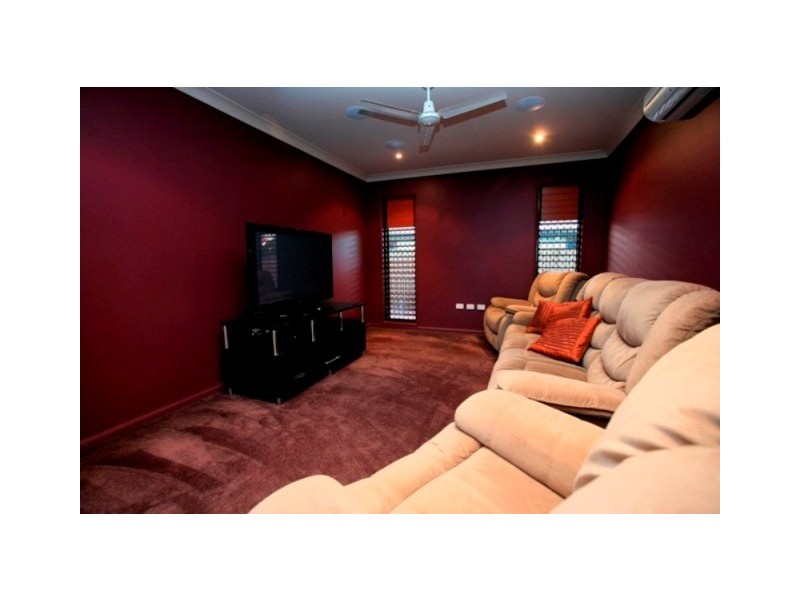 20 Fitzallan Street, Bushland Beach QLD 4818