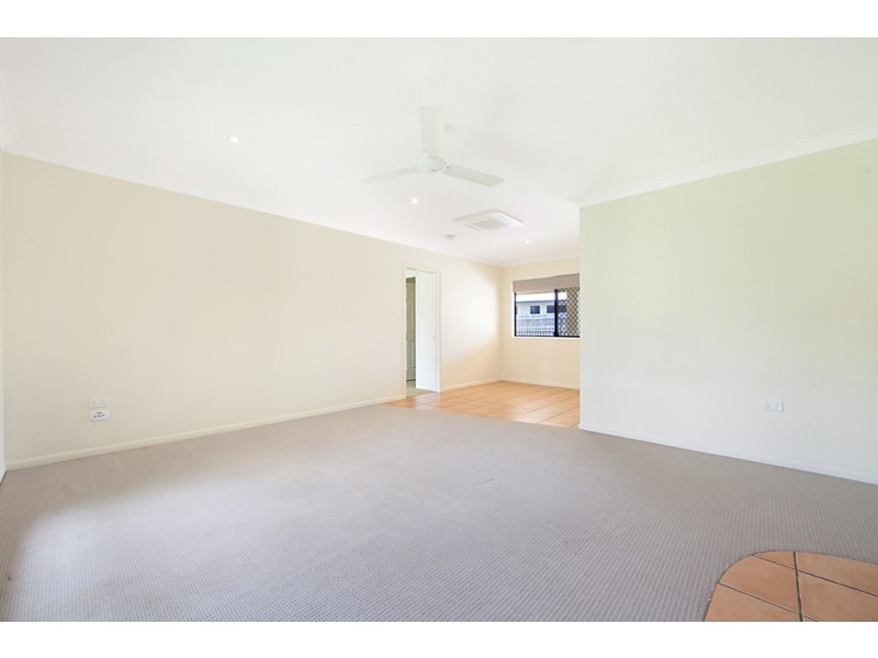 10 Crestbrook Drive, Mount Louisa QLD 4814