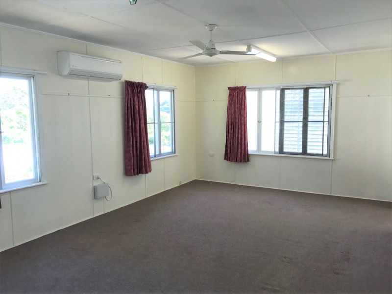 11 Claude Street, West End QLD 4810